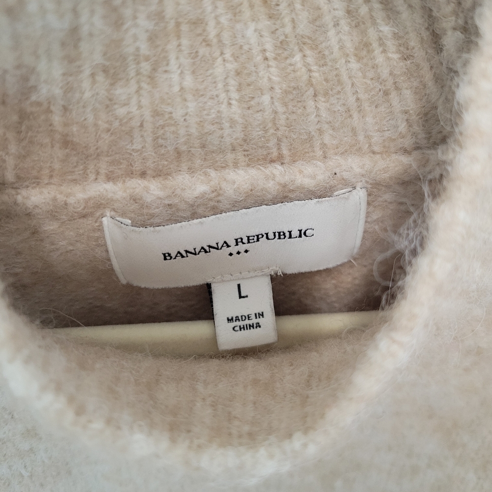 Banana Republic Beige Wool Blend Sweater - Size Large - Picture 2 of 4